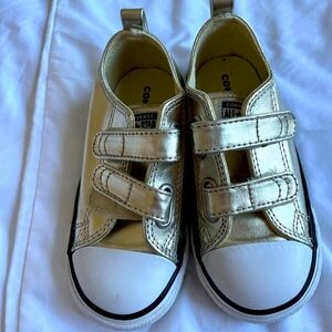 Gold size 9 toddler Converse